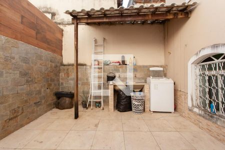 Casa à venda com 170m², 3 quartos e 2 vagas Casa à venda com 170m², 3 quartos e 2 vagasÁrea de Serviço