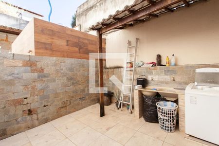 Casa à venda com 170m², 3 quartos e 2 vagas Casa à venda com 170m², 3 quartos e 2 vagasÁrea de Serviço