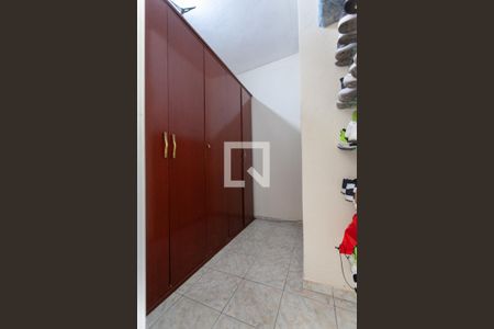 Casa à venda com 170m², 3 quartos e 2 vagas Casa à venda com 170m², 3 quartos e 2 vagasCloset Quarto 1
