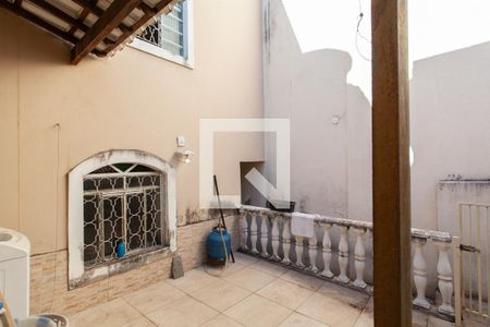 Casa à venda com 170m², 3 quartos e 2 vagas Casa à venda com 170m², 3 quartos e 2 vagasÁrea de Serviço