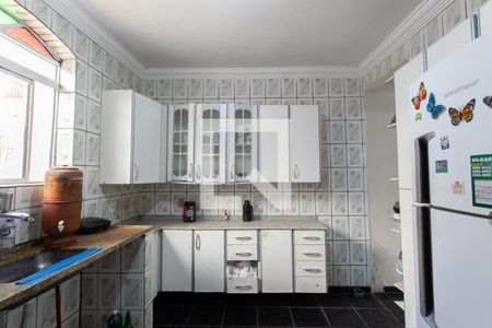 Casa à venda com 170m², 3 quartos e 2 vagas Casa à venda com 170m², 3 quartos e 2 vagasCozinha