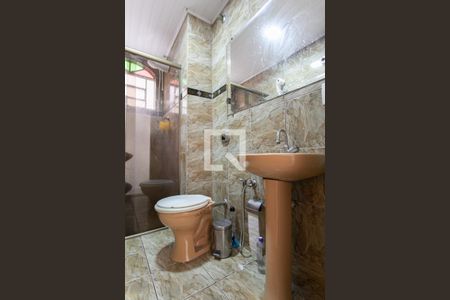 Casa à venda com 170m², 3 quartos e 2 vagas Casa à venda com 170m², 3 quartos e 2 vagasBanheiro 1