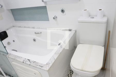 Casa de condomínio à venda com 110m², 3 quartos e 2 vagasBanheiro da Suíte 2