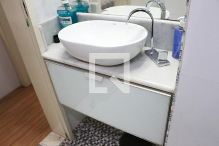 Casa de condomínio à venda com 110m², 3 quartos e 2 vagasBanheiro da Suíte 2