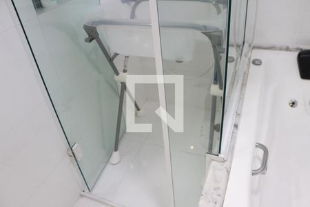 Casa de condomínio à venda com 110m², 3 quartos e 2 vagasBanheiro da Suíte 2