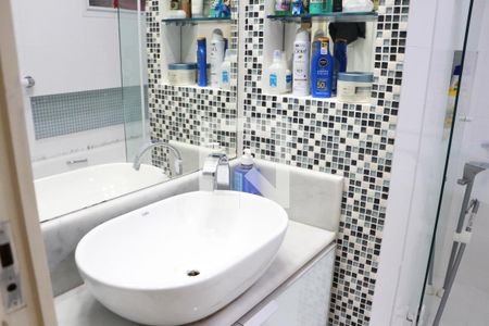 Casa de condomínio à venda com 110m², 3 quartos e 2 vagasBanheiro da Suíte 2