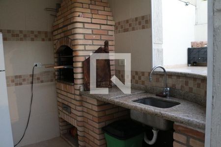 Casa de condomínio à venda com 110m², 3 quartos e 2 vagasÁrea comum - Churrasqueira