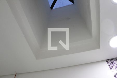 Casa de condomínio à venda com 110m², 3 quartos e 2 vagasBanheiro 1