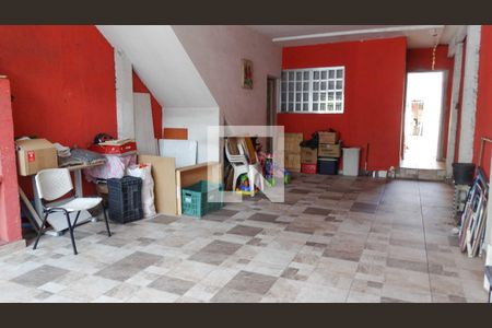 Casa à venda com 132m², 2 quartos e 2 vagas Casa à venda com 132m², 2 quartos e 2 vagasGaragem