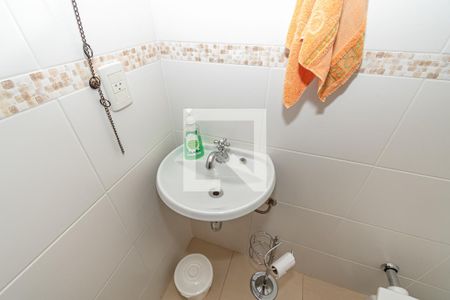 Apartamento à venda com 200m², 3 quartos e 3 vagas Apartamento à venda com 200m², 3 quartos e 3 vagasDetalhe Banheiro Área de Serviço