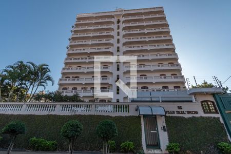 Apartamento à venda com 200m², 3 quartos e 3 vagas Apartamento à venda com 200m², 3 quartos e 3 vagasFachada e Portaria