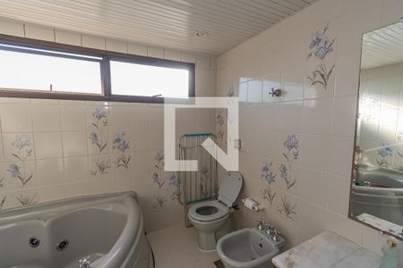 Apartamento à venda com 200m², 3 quartos e 3 vagas Apartamento à venda com 200m², 3 quartos e 3 vagasBanheiro da Suíte