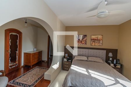 Apartamento à venda com 200m², 3 quartos e 3 vagas Apartamento à venda com 200m², 3 quartos e 3 vagasSuite