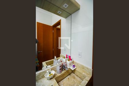 Casa à venda com 125m², 3 quartos e 2 vagas Casa à venda com 125m², 3 quartos e 2 vagasBanheiro Social