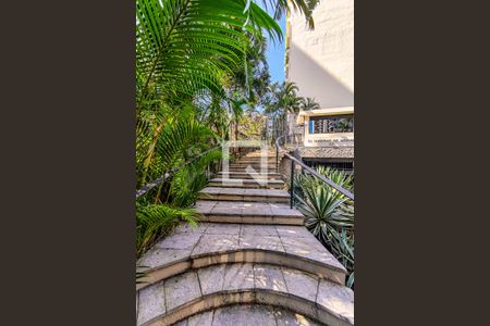 Apartamento à venda com 147m², 3 quartos e 2 vagas Apartamento à venda com 147m², 3 quartos e 2 vagasÁrea Comum - Entrada