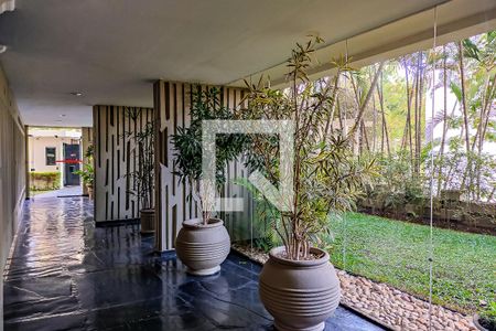 Apartamento à venda com 147m², 3 quartos e 2 vagas Apartamento à venda com 147m², 3 quartos e 2 vagasÁrea Comum - Hall Social