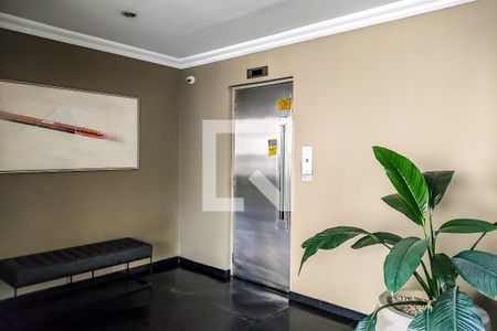 Apartamento à venda com 147m², 3 quartos e 2 vagas Apartamento à venda com 147m², 3 quartos e 2 vagasÁrea Comum - Hall Elevador