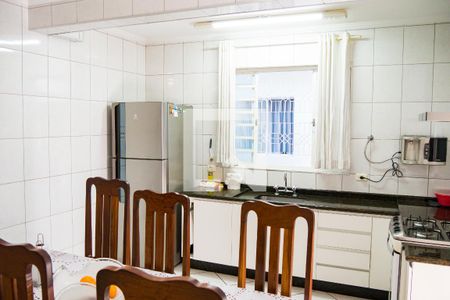 Casa à venda com 217m², 5 quartos e 5 vagasCozinha Casa 1
