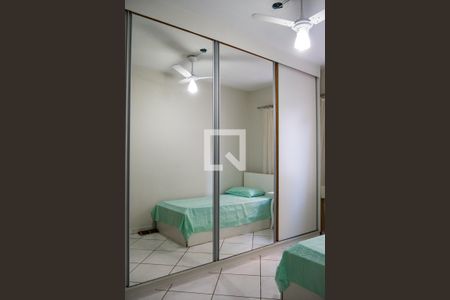 Casa à venda com 217m², 5 quartos e 5 vagasQuarto 2