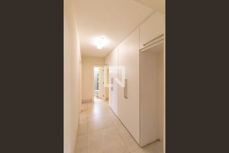 Apartamento à venda com 180m², 3 quartos e 2 vagasCorredor