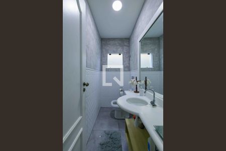 Casa de condomínio à venda com 315m², 4 quartos e 2 vagas Casa de condomínio à venda com 315m², 4 quartos e 2 vagasLavabo