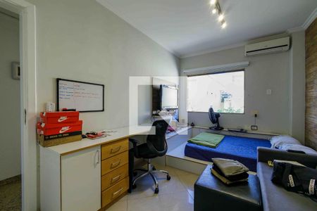 Casa de condomínio à venda com 315m², 4 quartos e 2 vagas Casa de condomínio à venda com 315m², 4 quartos e 2 vagasQuarto 1