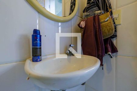 Casa de condomínio à venda com 315m², 4 quartos e 2 vagas Casa de condomínio à venda com 315m², 4 quartos e 2 vagasBanheiro de Serviço