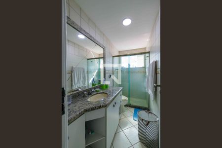 Casa de condomínio à venda com 315m², 4 quartos e 2 vagas Casa de condomínio à venda com 315m², 4 quartos e 2 vagasBanheiro