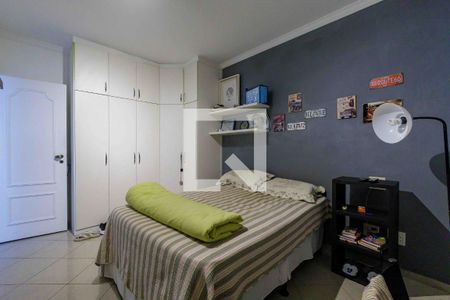 Casa de condomínio à venda com 315m², 4 quartos e 2 vagas Casa de condomínio à venda com 315m², 4 quartos e 2 vagasQuarto 2