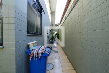 Casa de condomínio à venda com 315m², 4 quartos e 2 vagas Casa de condomínio à venda com 315m², 4 quartos e 2 vagasÁrea de Serviço