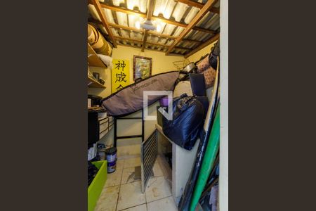 Casa de condomínio à venda com 315m², 4 quartos e 2 vagas Casa de condomínio à venda com 315m², 4 quartos e 2 vagasDepósito 2