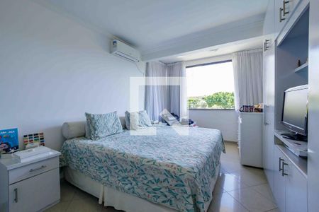 Casa de condomínio à venda com 315m², 4 quartos e 2 vagas Casa de condomínio à venda com 315m², 4 quartos e 2 vagasSuíte 1