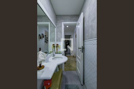 Casa de condomínio à venda com 315m², 4 quartos e 2 vagas Casa de condomínio à venda com 315m², 4 quartos e 2 vagasLavabo