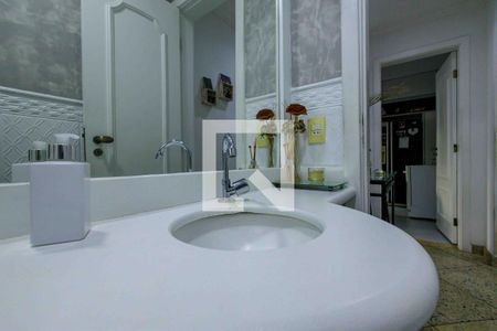 Casa de condomínio à venda com 315m², 4 quartos e 2 vagas Casa de condomínio à venda com 315m², 4 quartos e 2 vagasLavabo