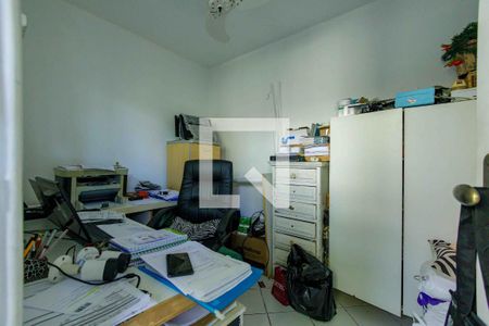 Casa de condomínio à venda com 315m², 4 quartos e 2 vagas Casa de condomínio à venda com 315m², 4 quartos e 2 vagasQuarto de Serviço