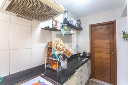Casa à venda com 120m², 2 quartos e 2 vagas Casa à venda com 120m², 2 quartos e 2 vagasCozinha