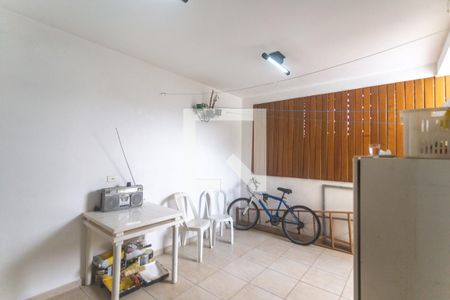 Casa à venda com 120m², 2 quartos e 2 vagas Casa à venda com 120m², 2 quartos e 2 vagasÁrea de serviço