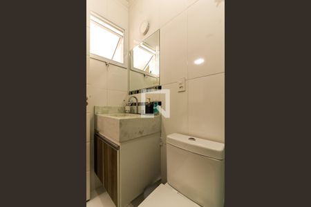 Casa à venda com 180m², 3 quartos e 3 vagas Casa à venda com 180m², 3 quartos e 3 vagasBanheiro da Suíte 1