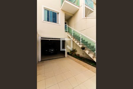 Casa à venda com 180m², 3 quartos e 3 vagas Casa à venda com 180m², 3 quartos e 3 vagasGaragem