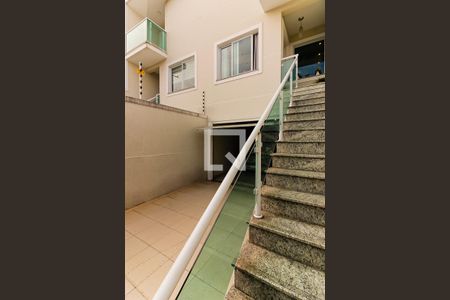 Casa à venda com 180m², 3 quartos e 3 vagas Casa à venda com 180m², 3 quartos e 3 vagasEntrada