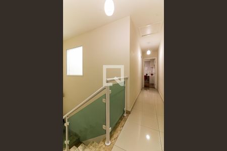 Casa à venda com 180m², 3 quartos e 3 vagas Casa à venda com 180m², 3 quartos e 3 vagasCorredor