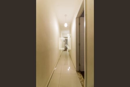 Casa à venda com 180m², 3 quartos e 3 vagas Casa à venda com 180m², 3 quartos e 3 vagasCorredor