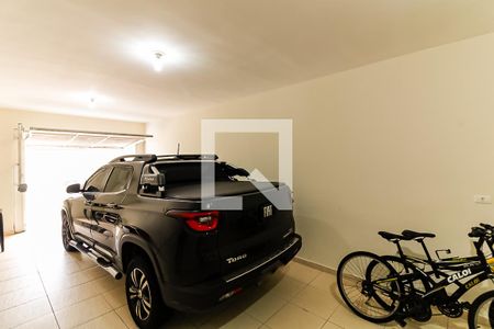 Casa à venda com 180m², 3 quartos e 3 vagas Casa à venda com 180m², 3 quartos e 3 vagasGaragem