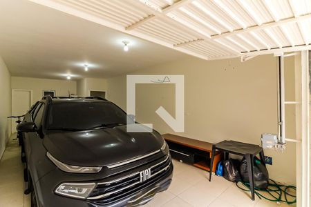 Casa à venda com 180m², 3 quartos e 3 vagas Casa à venda com 180m², 3 quartos e 3 vagasGaragem