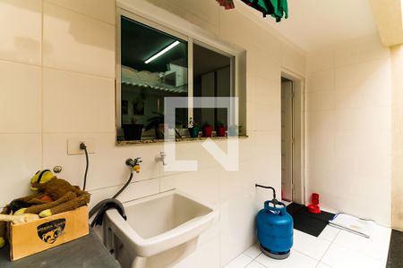 Casa à venda com 180m², 3 quartos e 3 vagas Casa à venda com 180m², 3 quartos e 3 vagasÁrea de Serviço