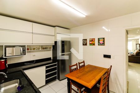 Casa à venda com 180m², 3 quartos e 3 vagas Casa à venda com 180m², 3 quartos e 3 vagasCozinha