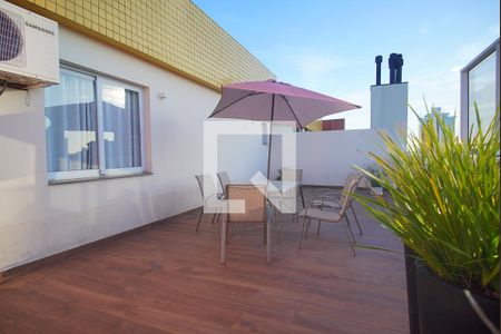 Apartamento para alugar com 205m², 2 quartos e 2 vagasVaranda