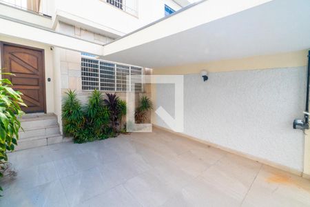 Casa à venda com 126m², 4 quartos e 2 vagas Casa à venda com 126m², 4 quartos e 2 vagasGaragem