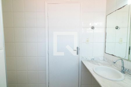 Casa à venda com 126m², 4 quartos e 2 vagas Casa à venda com 126m², 4 quartos e 2 vagasBanheiro