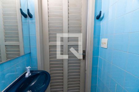 Casa à venda com 126m², 4 quartos e 2 vagas Casa à venda com 126m², 4 quartos e 2 vagasEdícula - Banheiro da Suíte